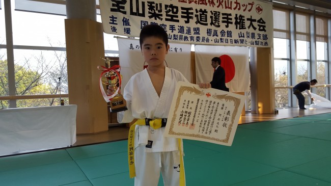 藤枝道場　阿部凌也　組手小学２年の部　優勝